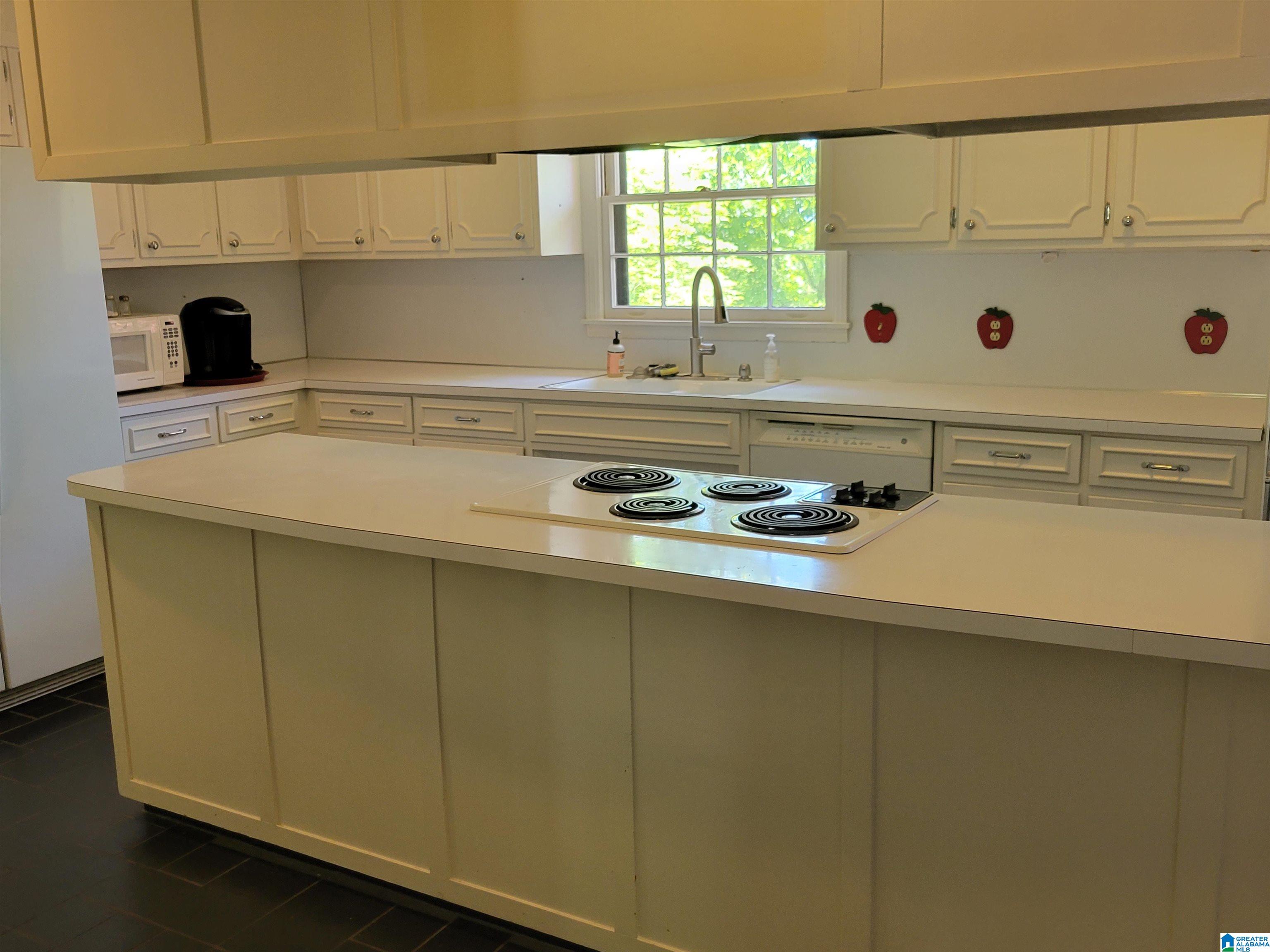 3045 Ryecroft Road Birmingham, AL 35223 - Photo 7 of 32