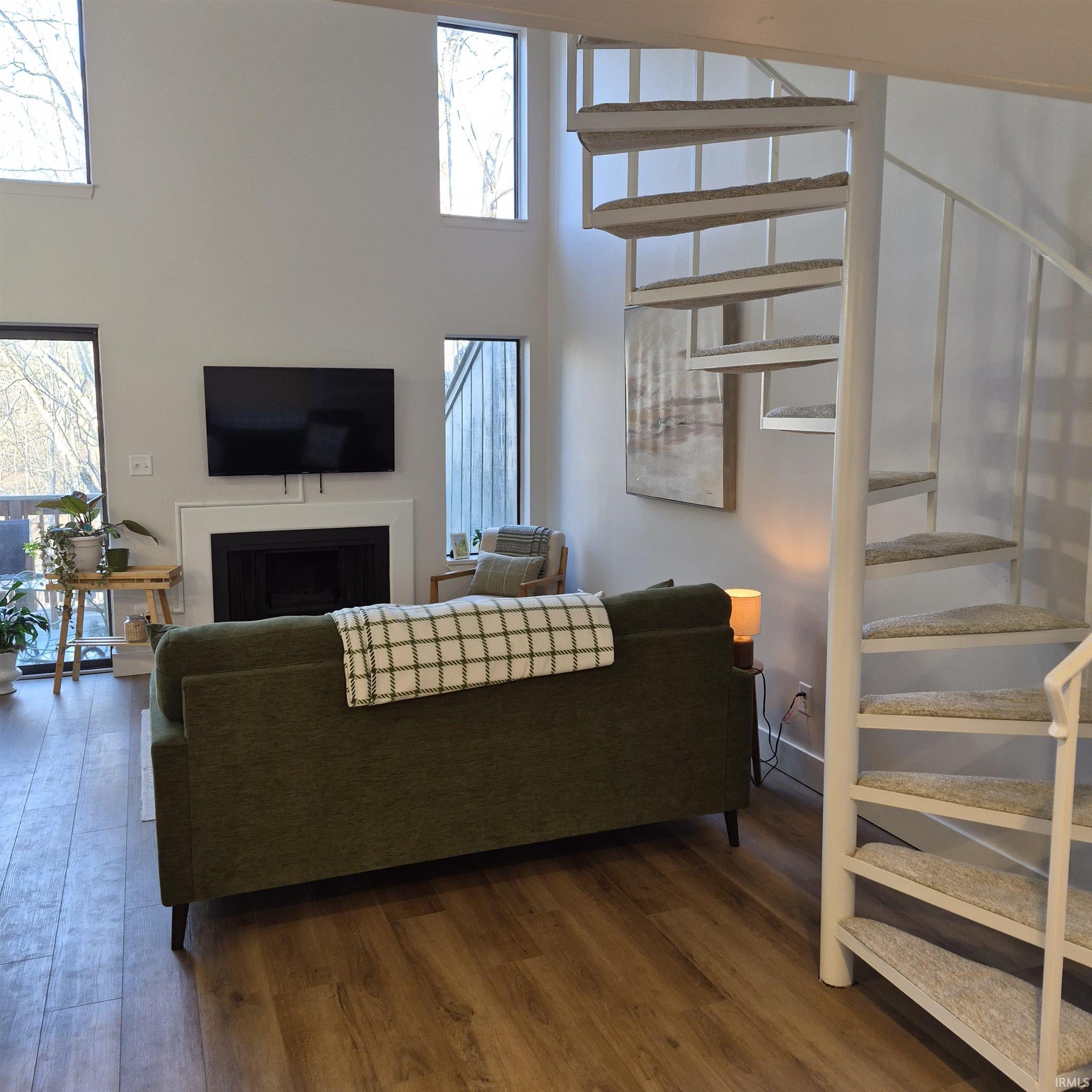 9008 South Pointe Ridge Lane Bloomington, IN 47401 - Photo 3 of 19