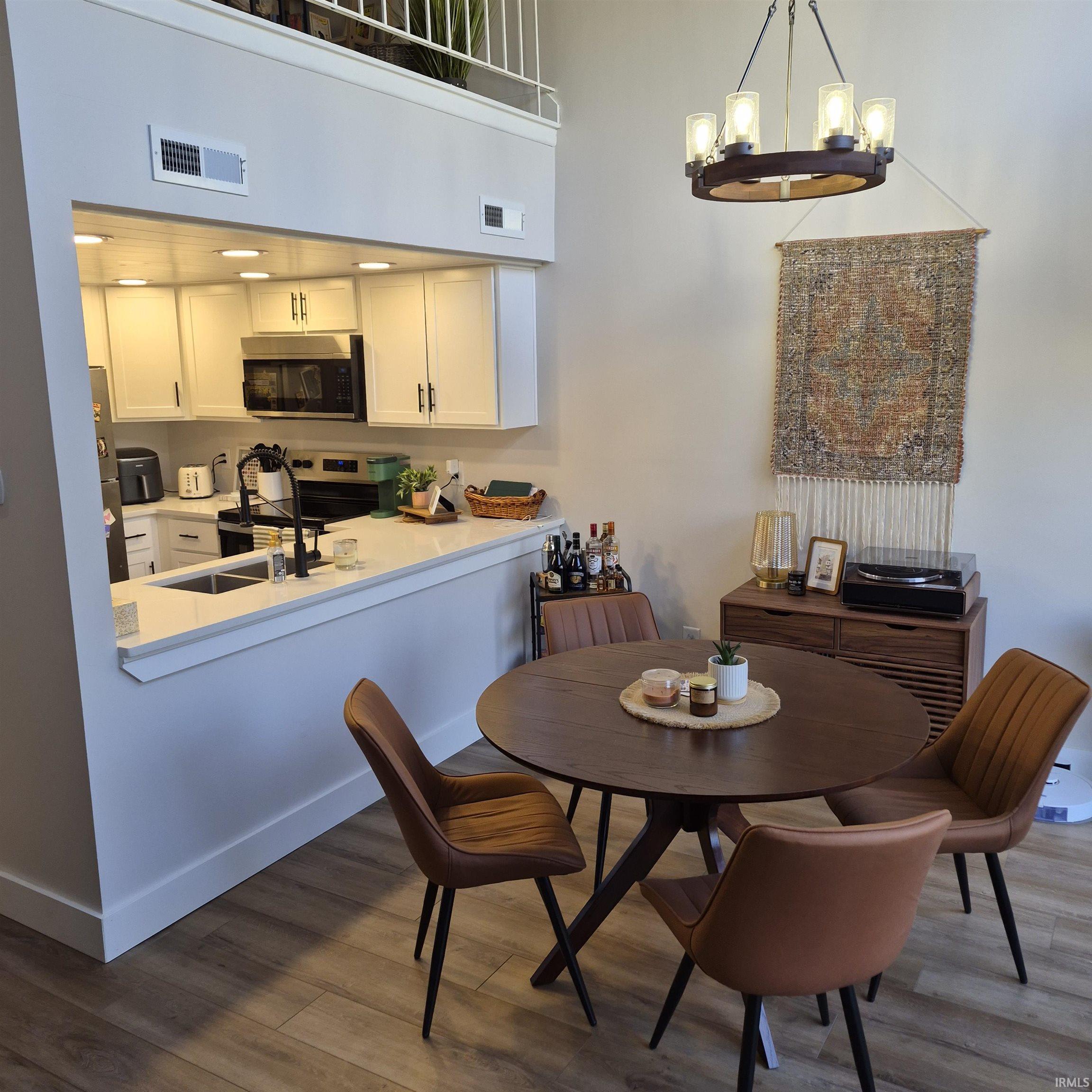 9008 South Pointe Ridge Lane Bloomington, IN 47401 - Photo 5 of 19