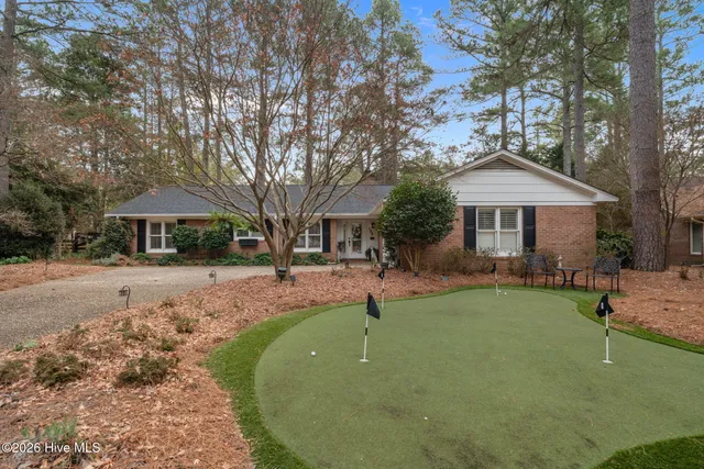 $499,999 | 135 Merion Circle, Pinehurst, NC 28374