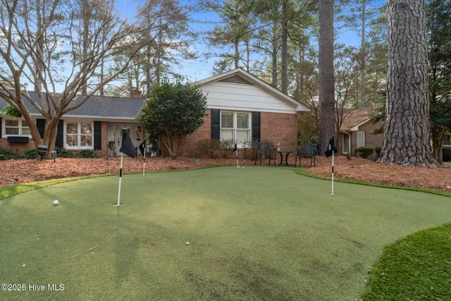 $499,999 | 135 Merion Circle, Pinehurst, NC 28374