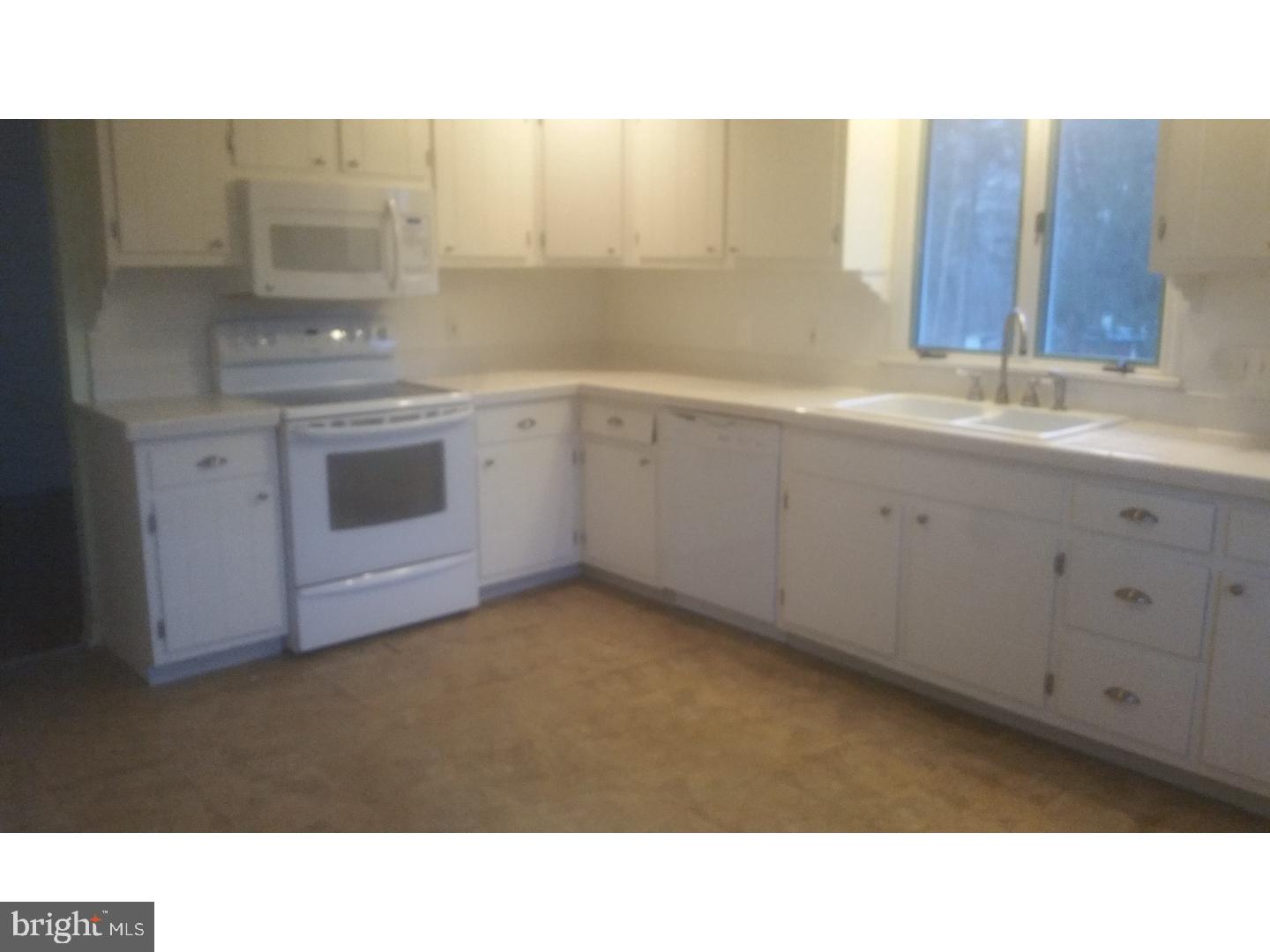 46 Applegate Road Jobstown, NJ 08041 - Photo 2 of 11 Gallery Image 2