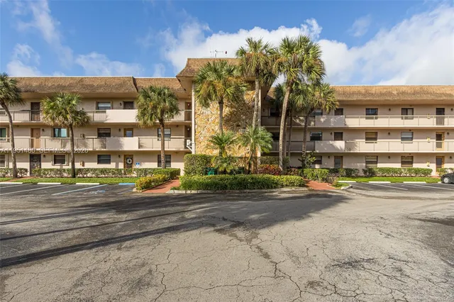$99,500 | 6085 North Sabal Palm Boulevard, Unit 208, Tamarac, FL 33319