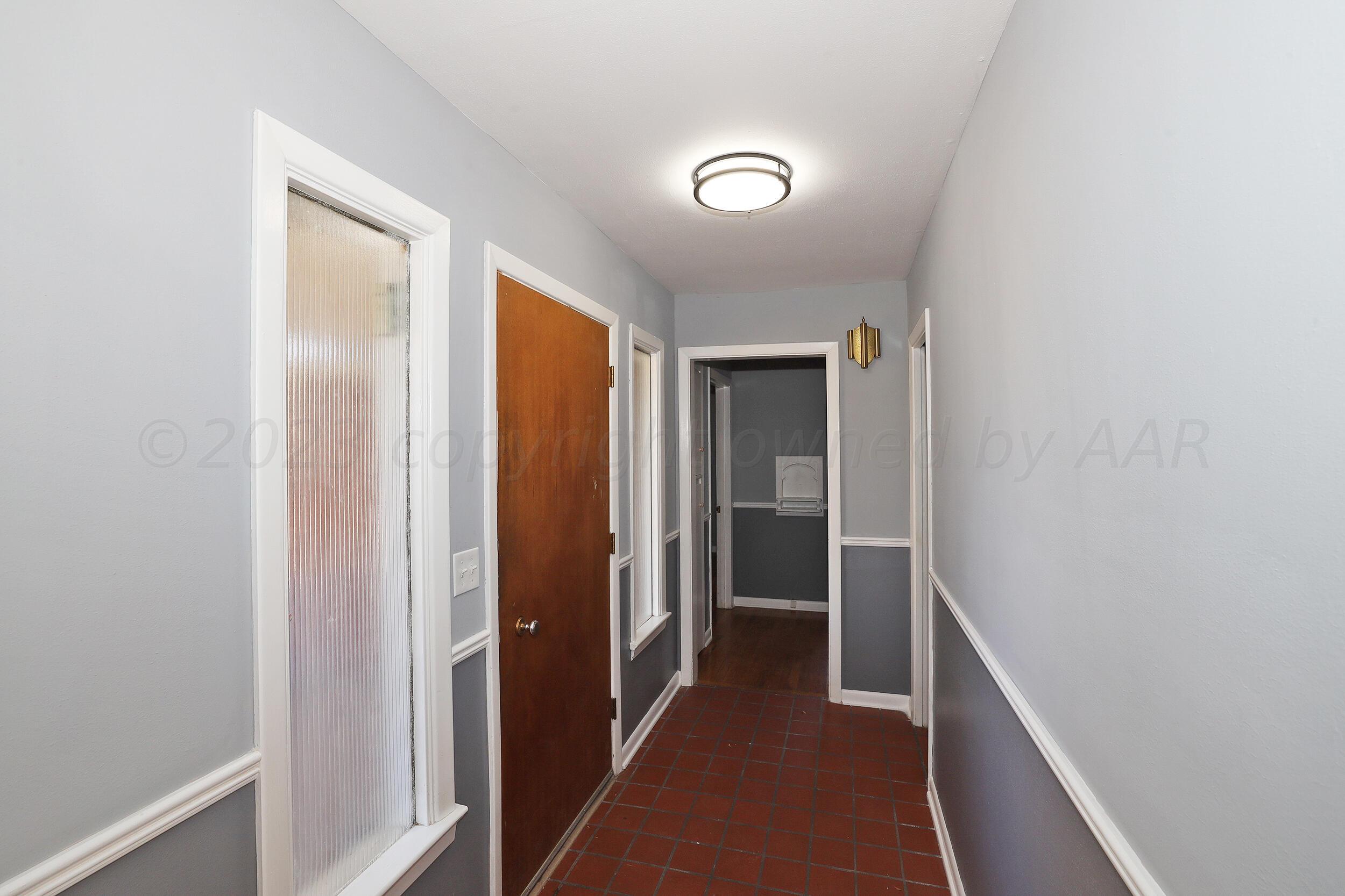 4233 West Farmers Avenue Amarillo, TX 79110 - Photo 4 of 37 Entry
