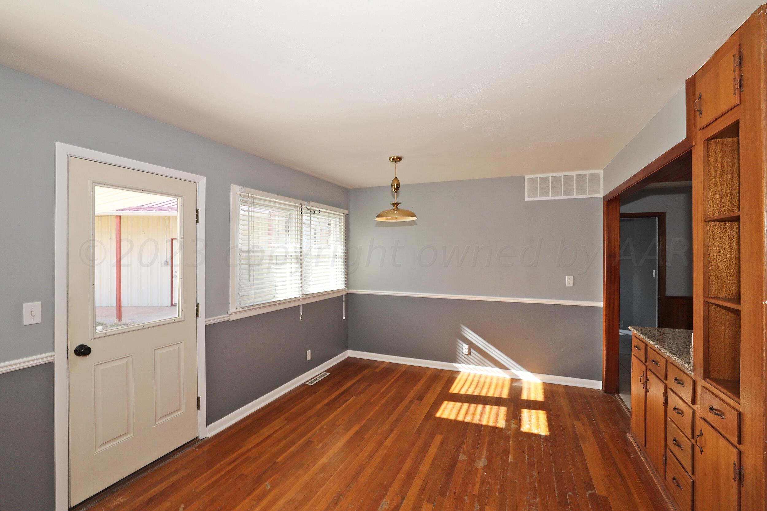 4233 West Farmers Avenue Amarillo, TX 79110 - Photo 8 of 37 Dining Area
