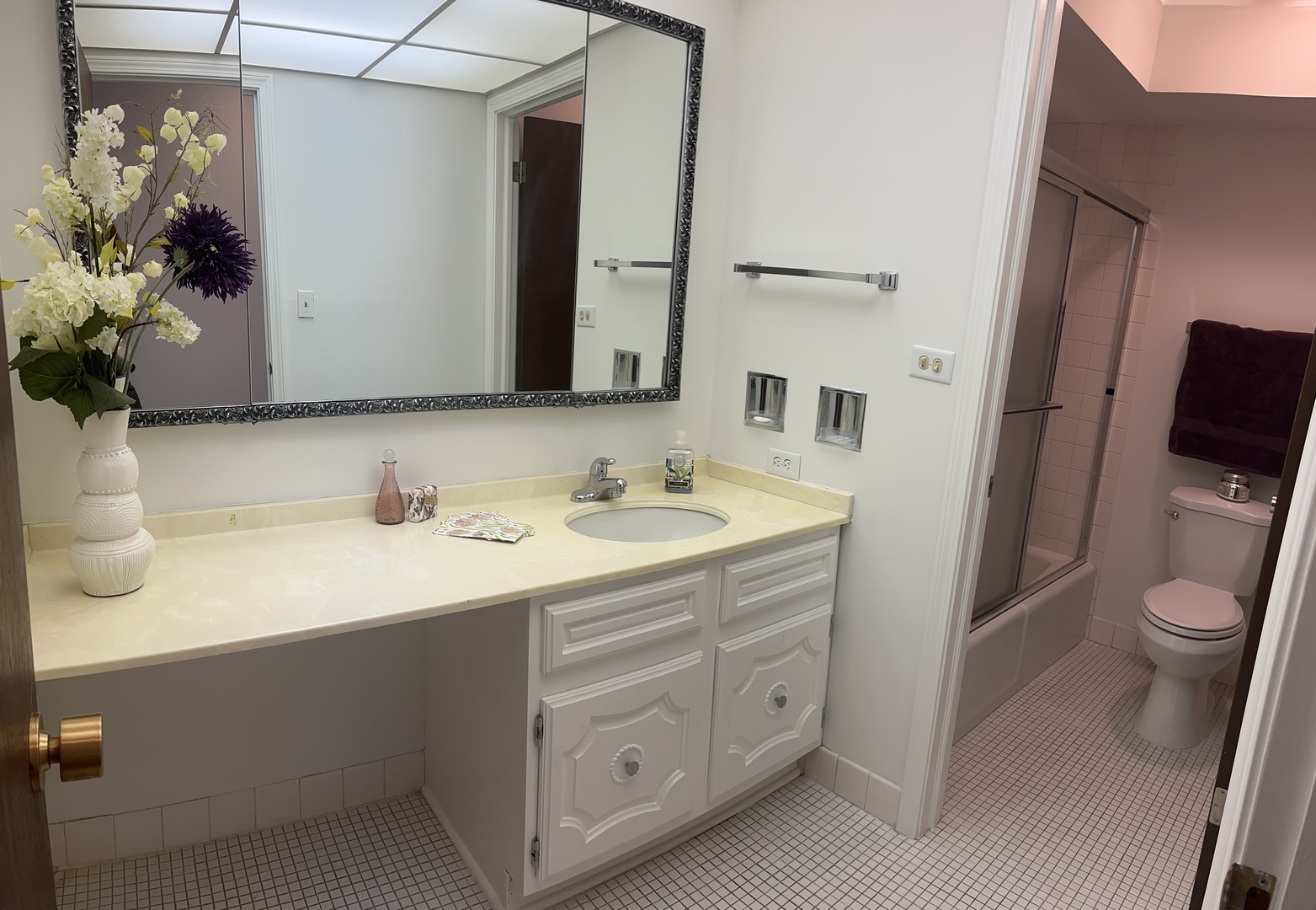 4940 Foster Street, Unit 202 Skokie, IL 60077 - Photo 13 of 17