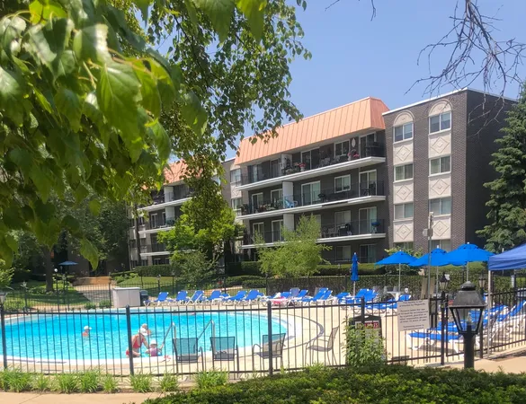 $339,500 | 4940 Foster Street, Unit 202, Skokie, IL 60077