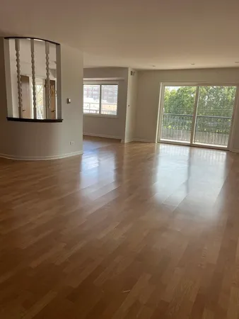 $339,500 | 4940 Foster Street, Unit 202, Skokie, IL 60077