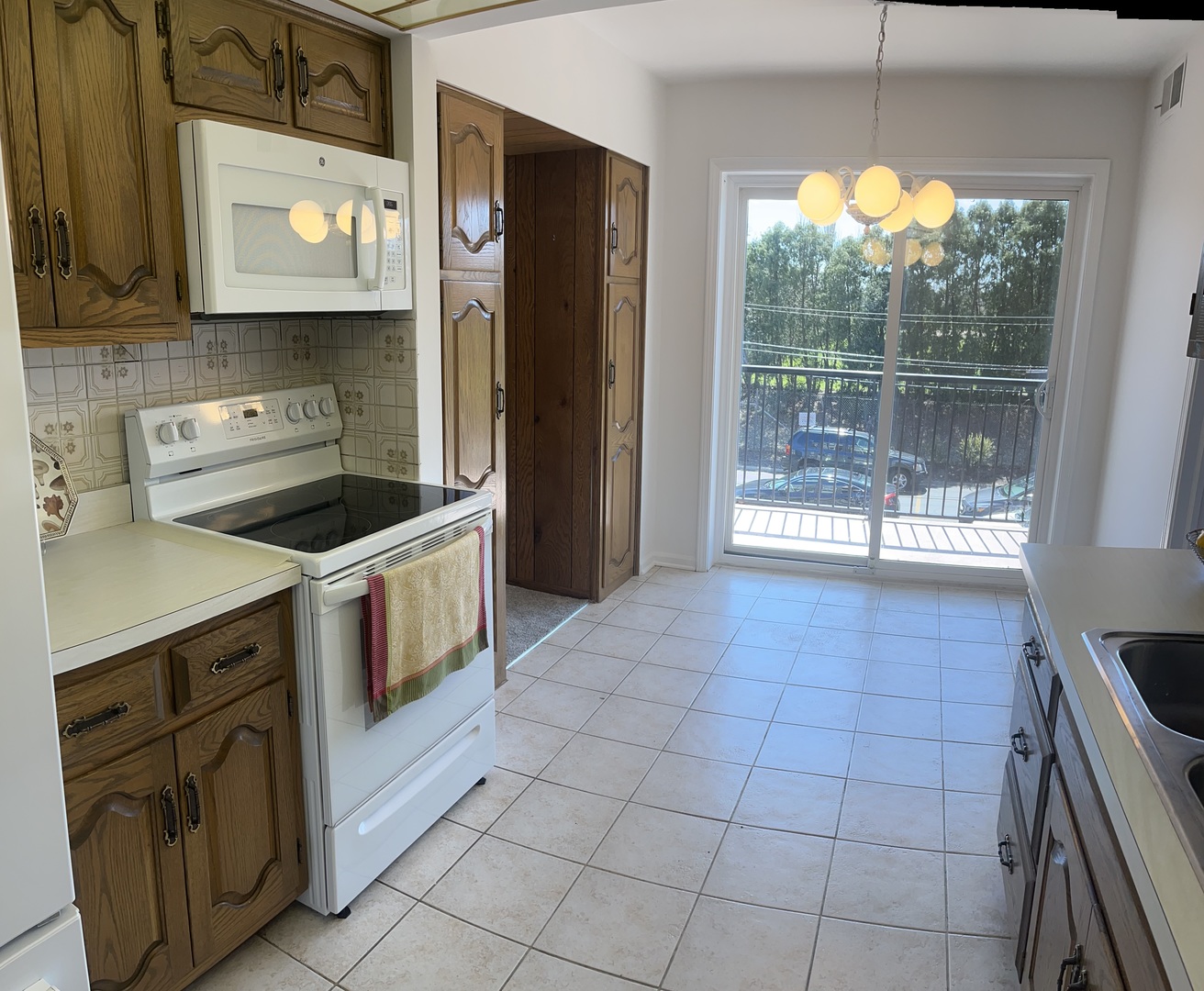 4940 Foster Street, Unit 202 Skokie, IL 60077 - Photo 7 of 17