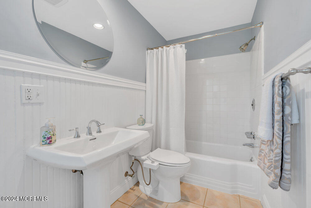 134 Ave Of Two Rivers Rumson, NJ 07760 - Photo 15 of 30 Bathroom #2
