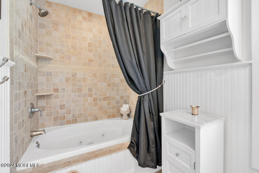 134 Ave Of Two Rivers Rumson, NJ 07760 - Photo 18 of 30 Bathroom #3