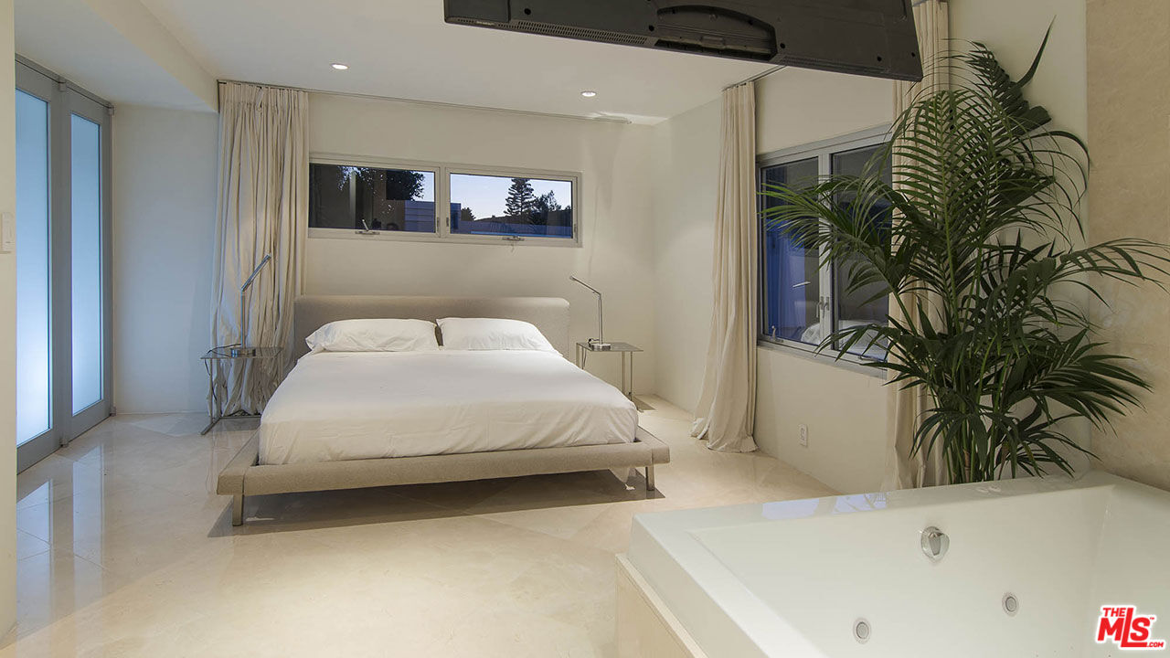 1466 Bel Air Road Los Angeles, CA 90077 - Photo 24 of 35