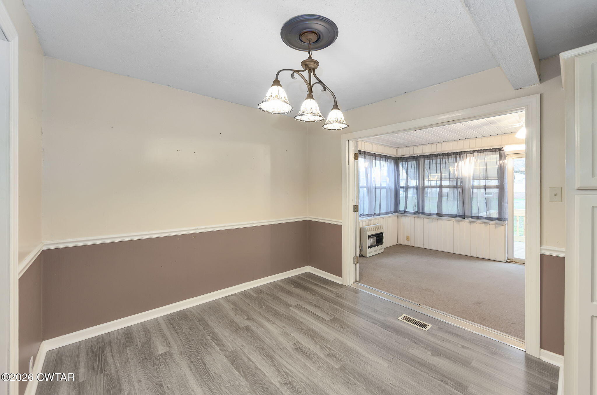 4 Farwell Street Jackson, TN 38301 - Photo 7 of 25 a view of an empty room with a window