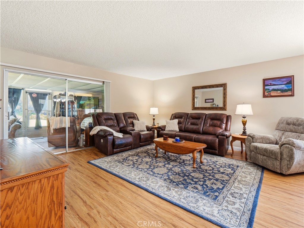 19401 Oak Crossing Road Newhall, CA 91321 - Photo 5 of 47