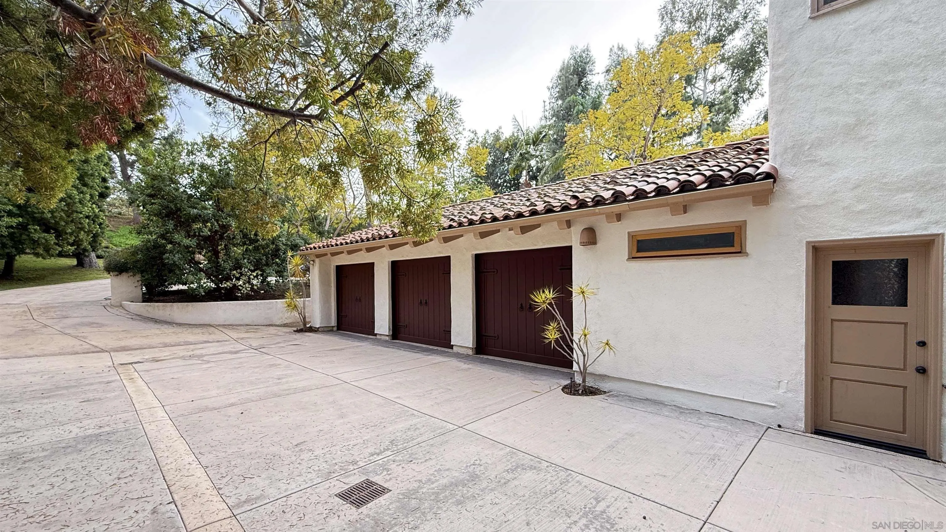 16722 Via Lago Azul Rancho Santa Fe, CA 92067 - Photo 24 of 28 a view of a house with a outdoor space