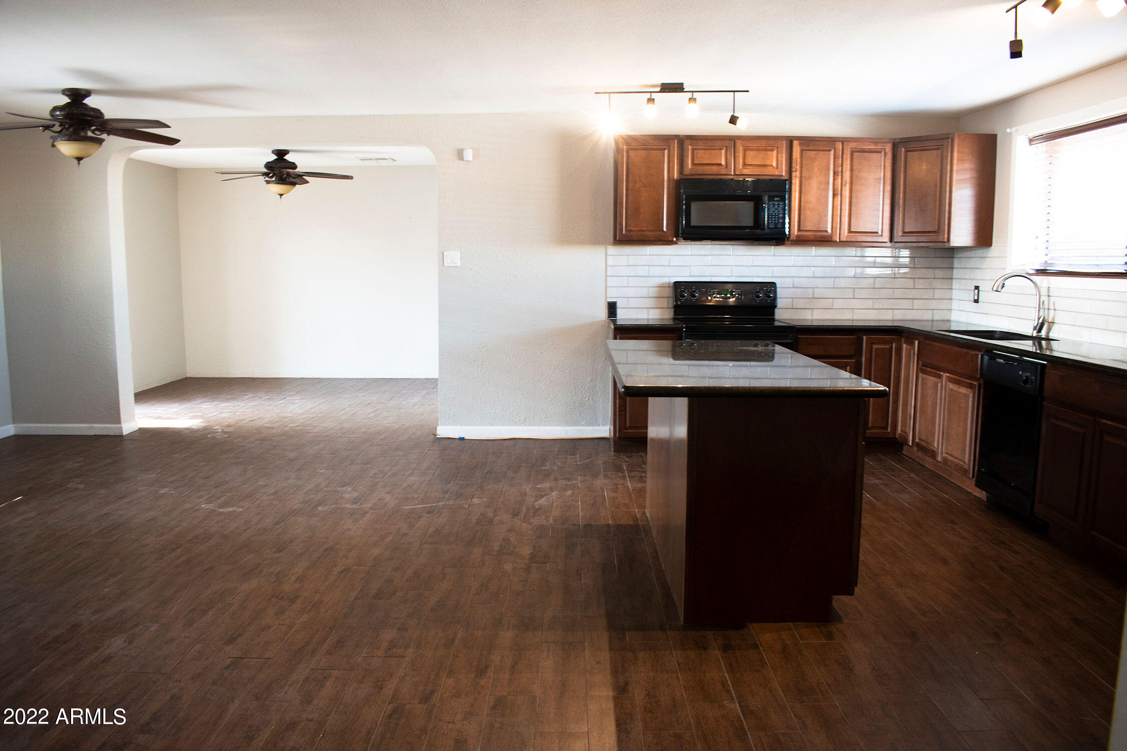 701 North Litchfield Road Goodyear, AZ 85338 - Photo 11 of 32 Realtor22