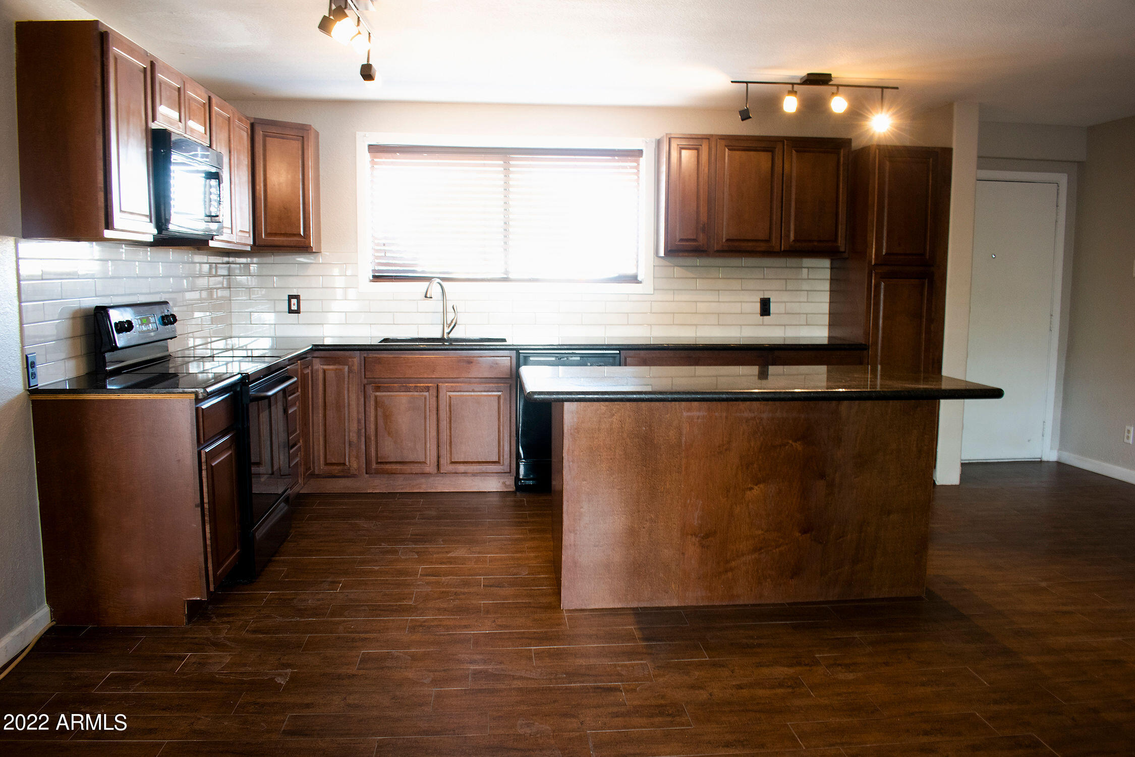 701 North Litchfield Road Goodyear, AZ 85338 - Photo 12 of 32 Realtor26