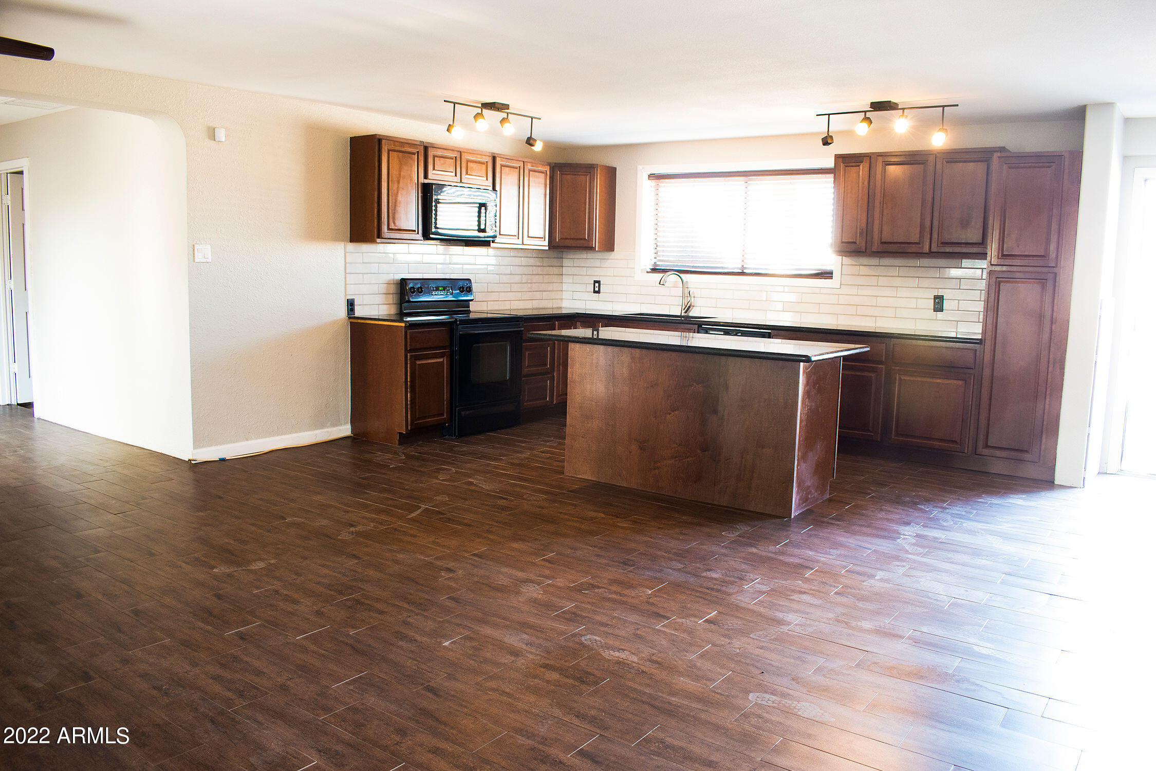 701 North Litchfield Road Goodyear, AZ 85338 - Photo 13 of 32 Realtor16
