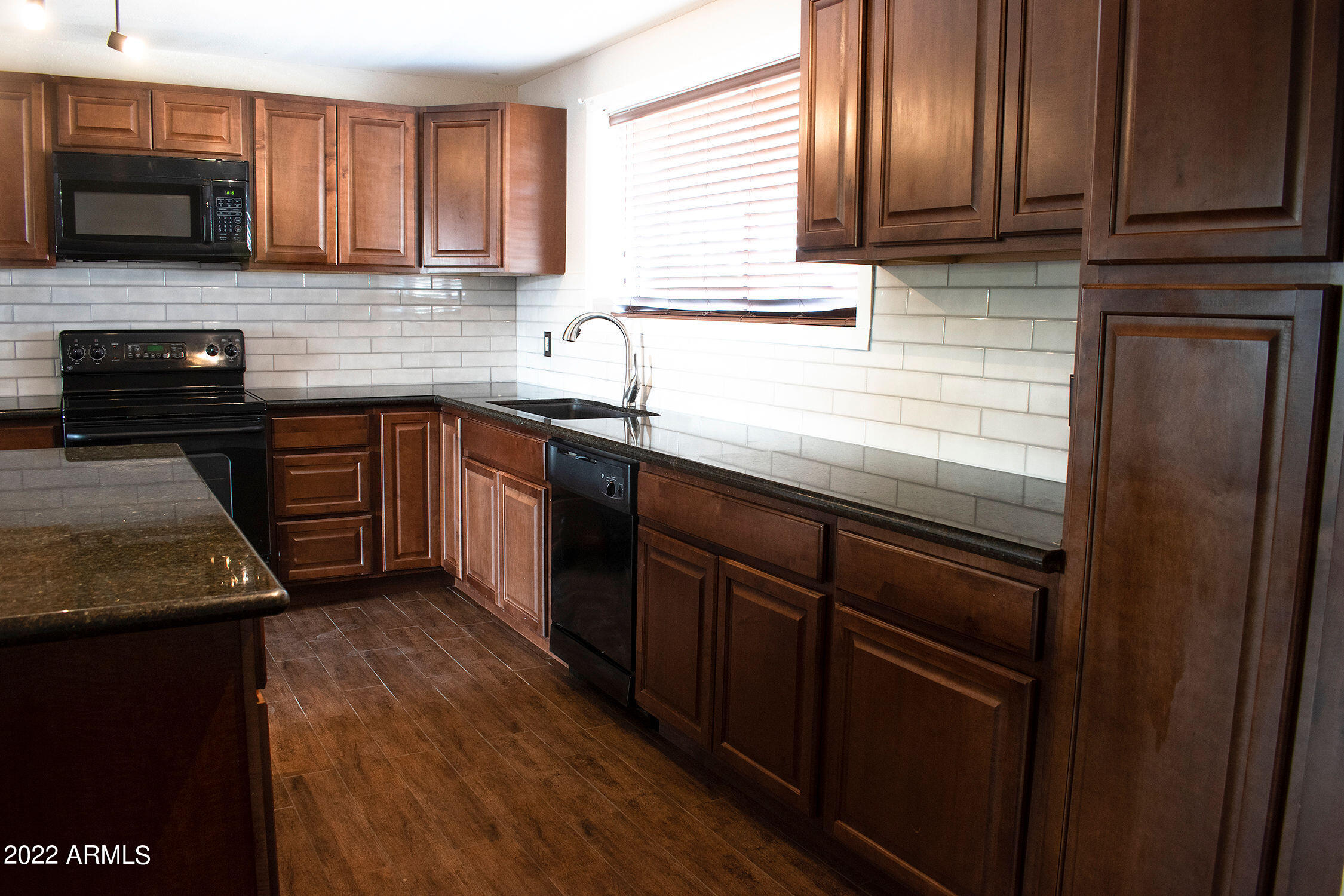 701 North Litchfield Road Goodyear, AZ 85338 - Photo 9 of 32 Realtor31