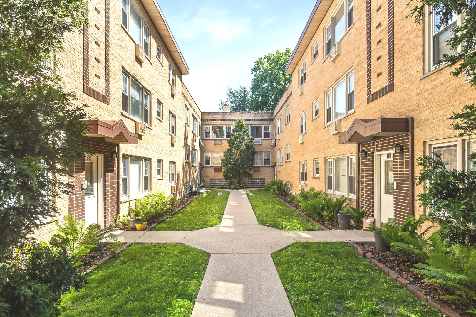 1819 West Touhy Avenue, Unit 6 Chicago, IL 60626 - Photo 1 of 23