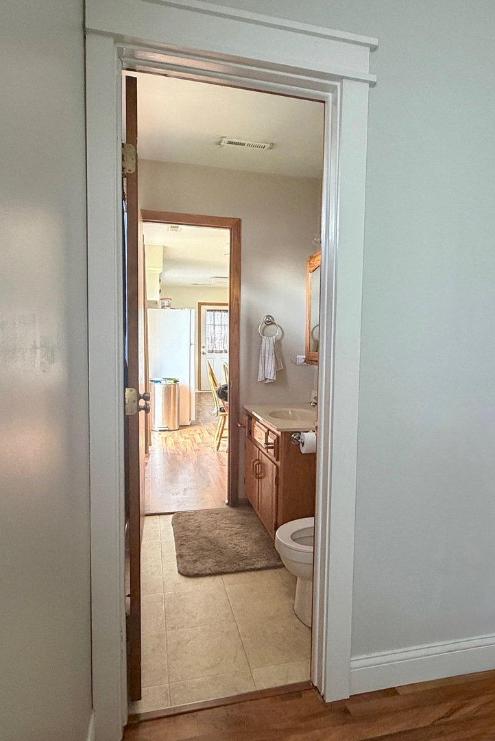 203 MacGregor Road Lockport, IL 60441 - Photo 11 of 12 a view of a bathroom