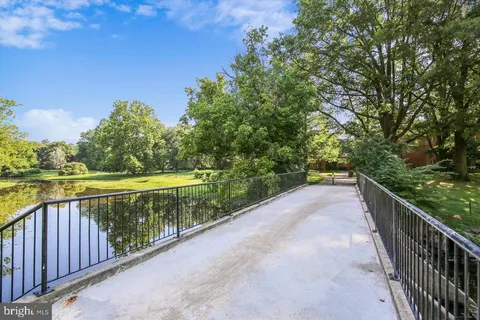 $270,000 | 10500 Rockville Pike, Unit 326, Rockville, MD 20852