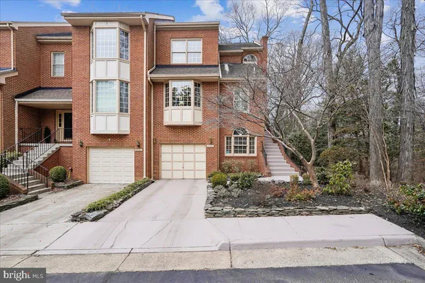 $850,000 | 10243 Aspen Willow Drive, Fairfax, VA 22032