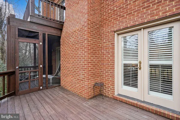 $850,000 | 10243 Aspen Willow Drive, Fairfax, VA 22032