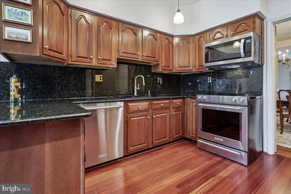 $850,000 | 10243 Aspen Willow Drive, Fairfax, VA 22032