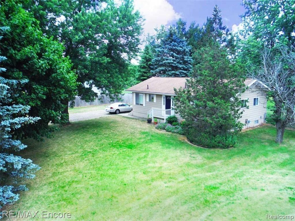 Three bedroom Ranch nestled in the trees ready for you to move in!