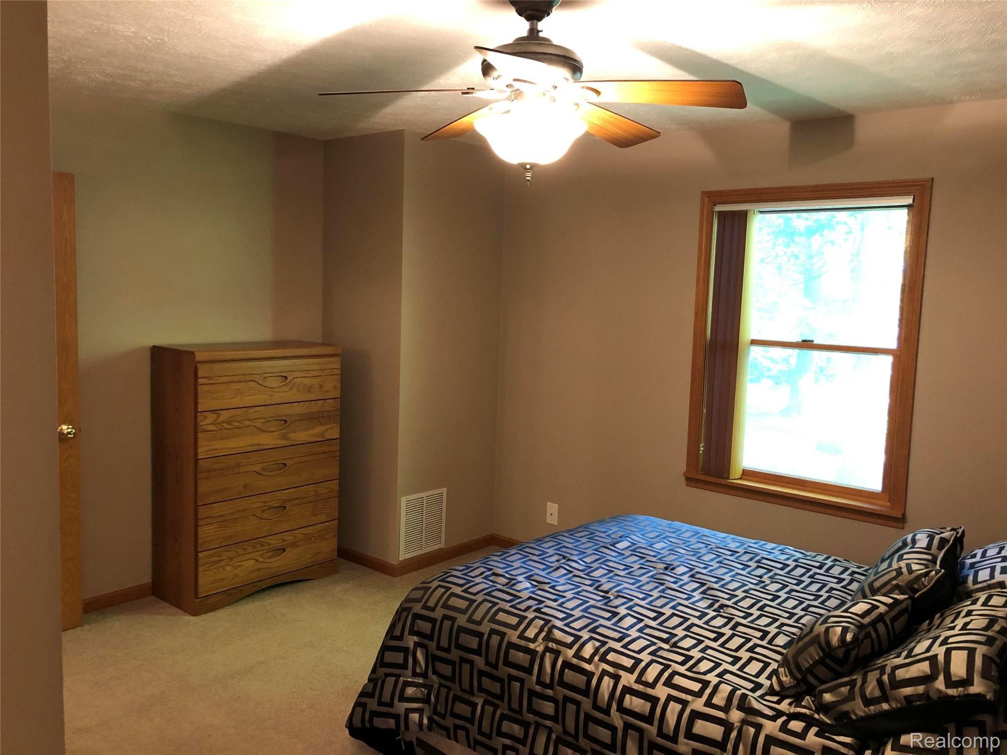5343 Ridgemont Street Howell, MI 48843 - Photo 17 of 26 another first floor suite