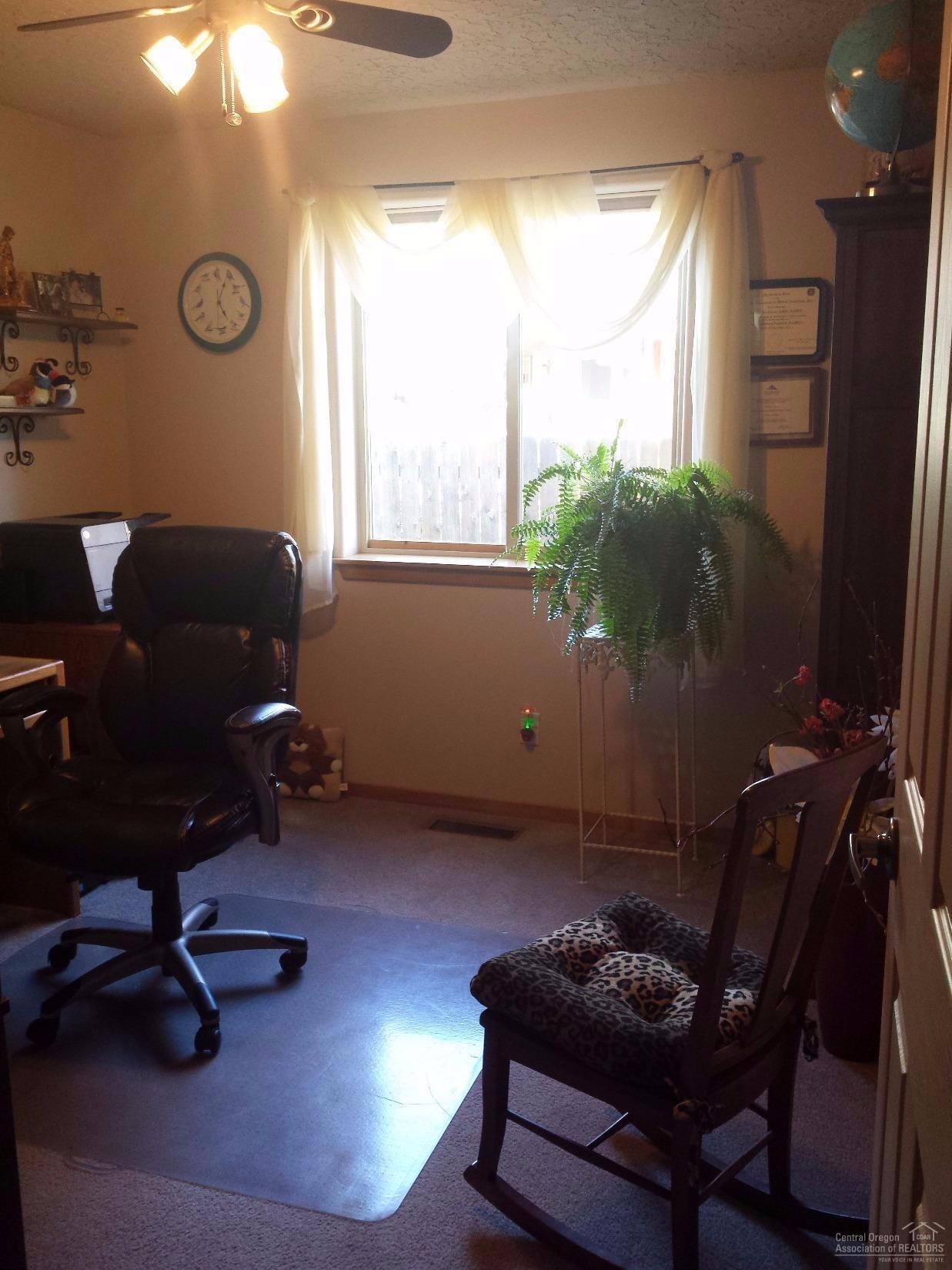 20533 Dylan Loop Bend, OR 97702 - Photo 15 of 25 Gallery Image 15