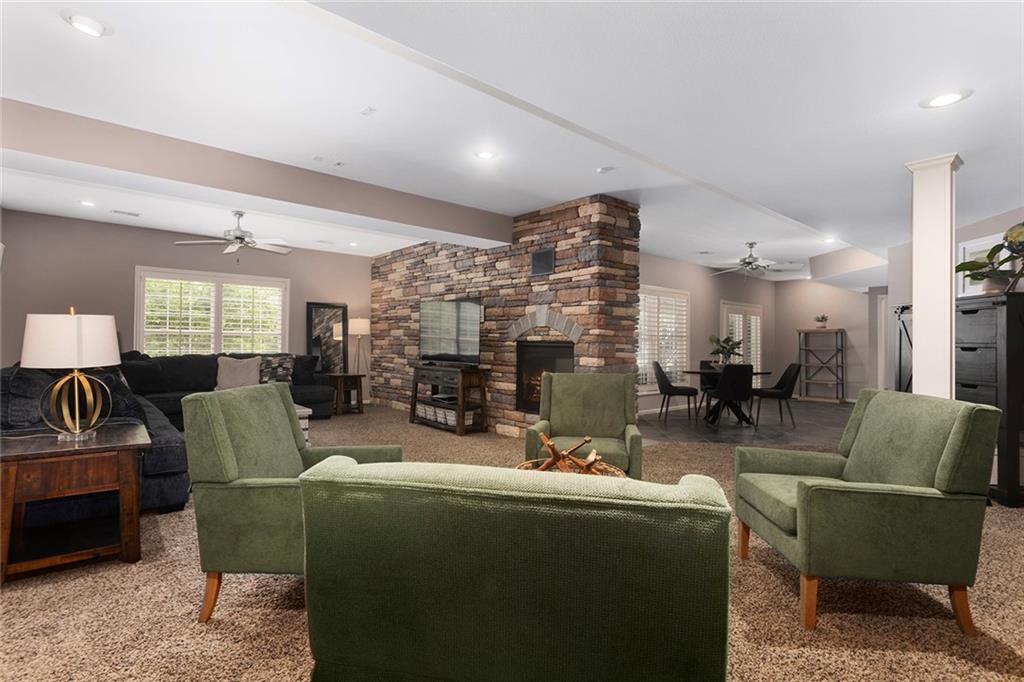 8611 South Stillhouse Road Oak Grove, MO 64075 - Photo 23 of 92