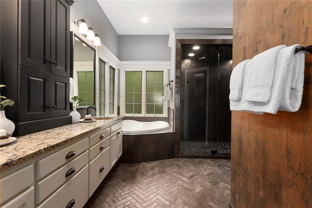 8611 South Stillhouse Road Oak Grove, MO 64075 - Photo 49 of 92
