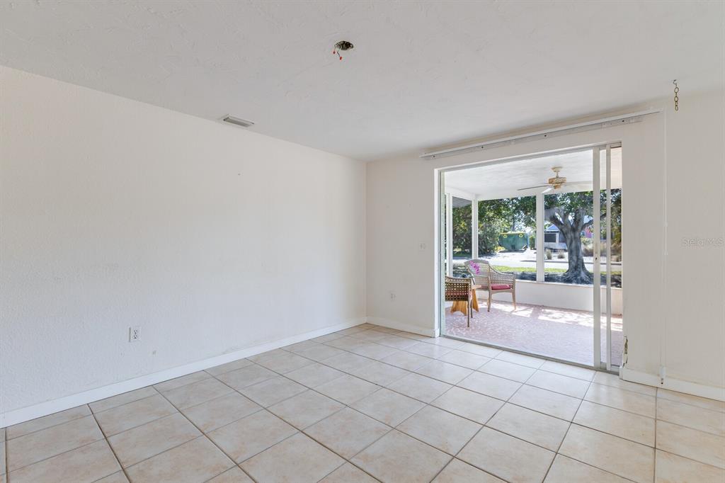 640 Fox Street Longboat Key, FL 34228 - Photo 8 of 55 Gallery Image 8