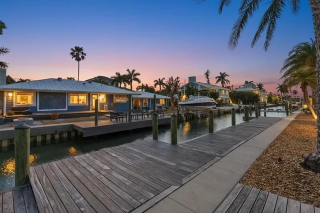 $1,050,000 | 834 Jungle Queen Way, Longboat Key, FL 34228