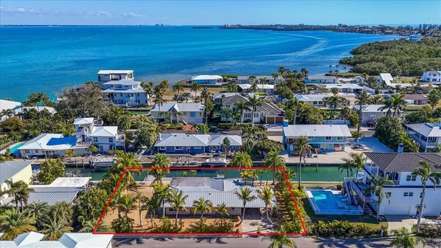 $1,050,000 | 834 Jungle Queen Way, Longboat Key, FL 34228