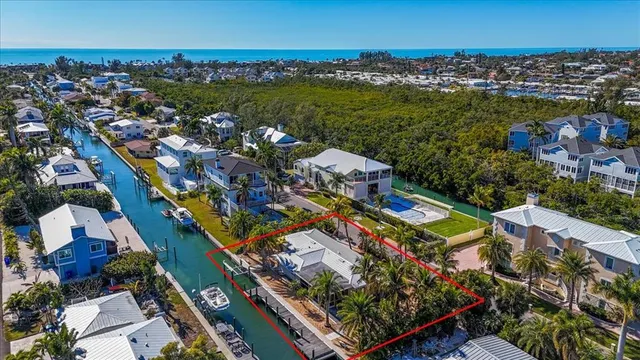 $1,050,000 | 834 Jungle Queen Way, Longboat Key, FL 34228