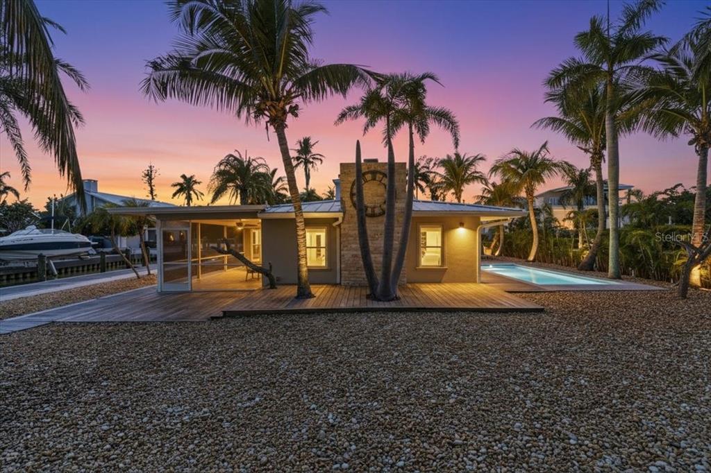 834 Jungle Queen Way Longboat Key, FL 34228 - Photo 9 of 52