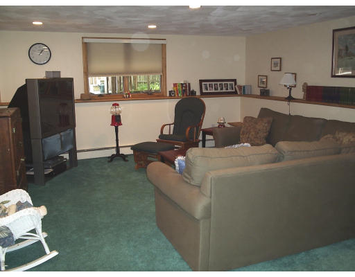 140 Grant Road Lynn, MA 01904 - Photo 6 of 6 Gallery Image 6