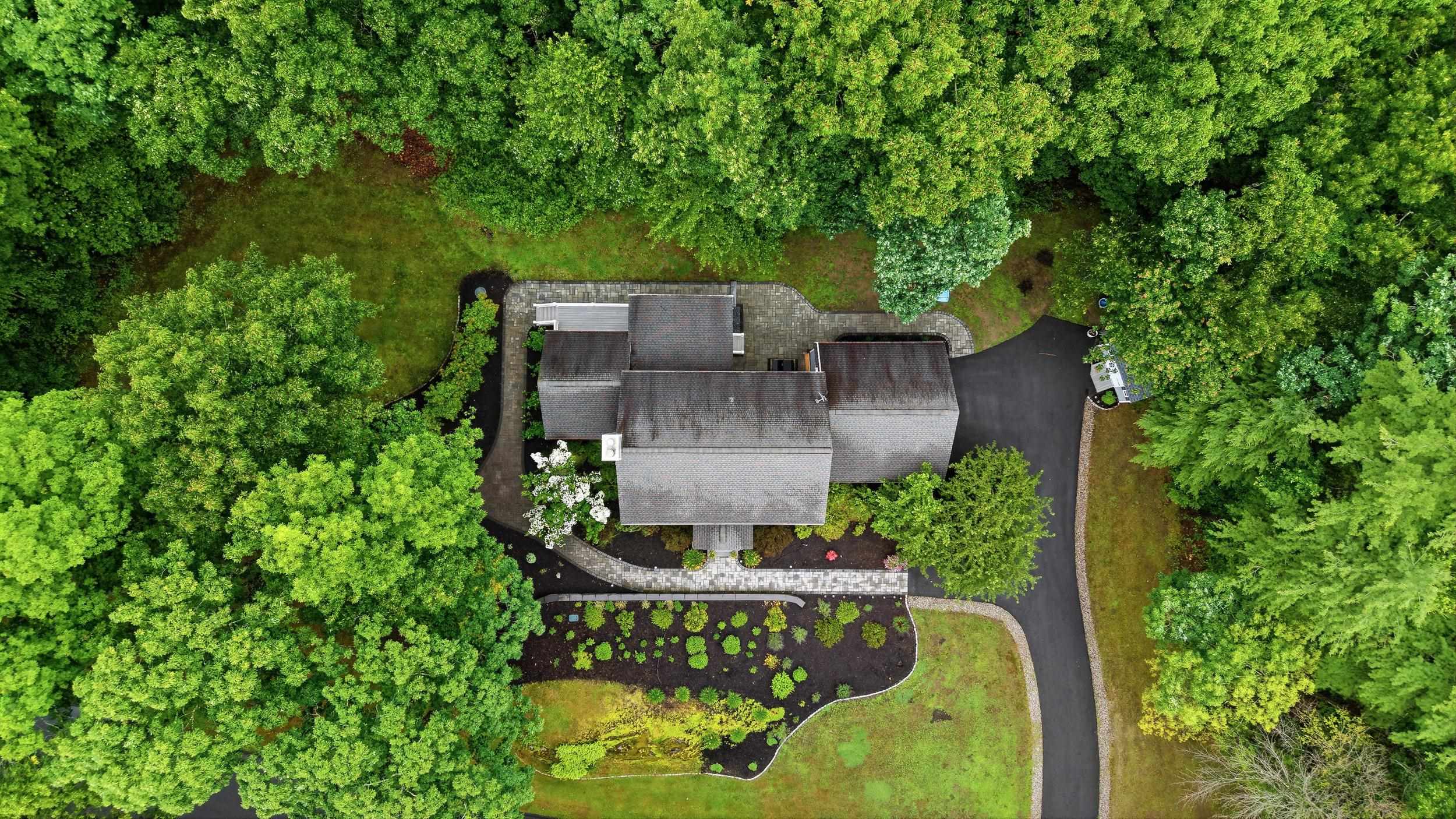 11 Montgomery Farm Road Derry, NH 03038 - Photo 5 of 59