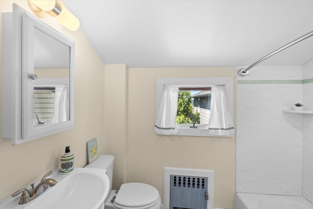 7 Peterson Road Quincy, MA 02169 - Photo 17 of 42 Gallery Image 17