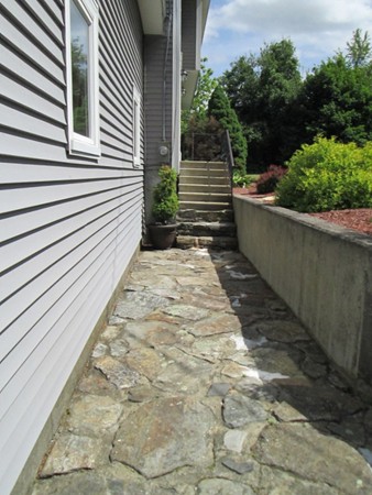 493 Boston Road Sutton, MA 01590 - Photo 2 of 30