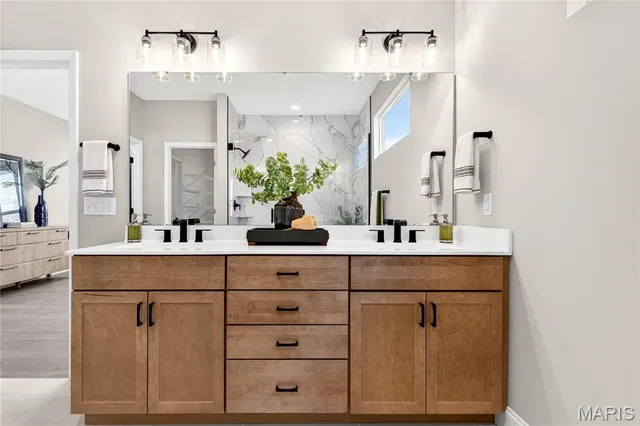 $883,712 | 6728 Preservation Parkway, St. Louis, MO 63123