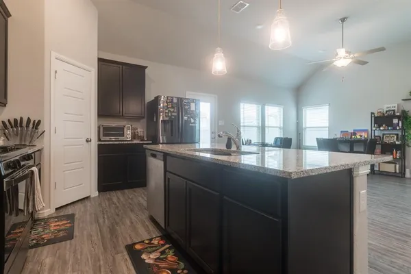 $3,200 | 7106 Mistflower Meadow, Venus, TX 76084