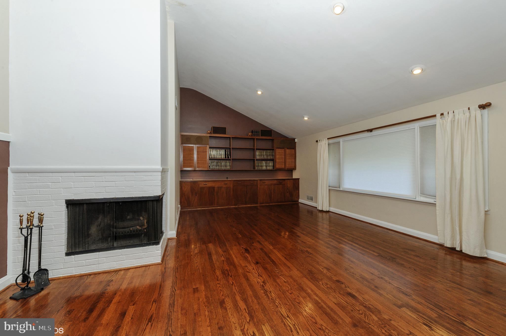 7508 Lisburne Road Baltimore, MD 21208 - Photo 8 of 34