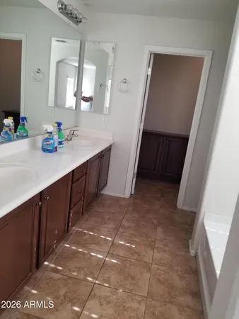 $2,400 | 542 North Citrus Lane, Gilbert, AZ 85234