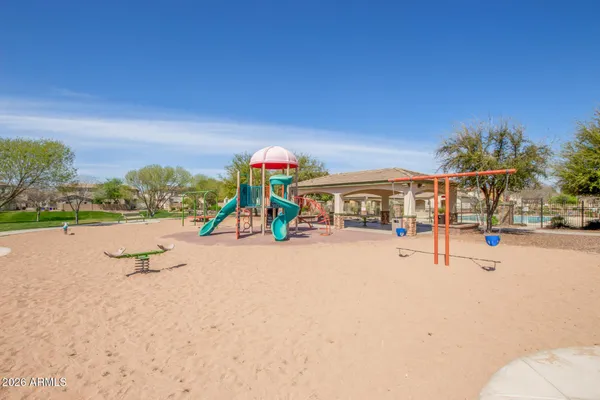 $2,400 | 542 North Citrus Lane, Gilbert, AZ 85234