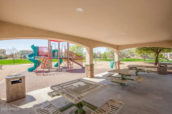 $2,400 | 542 North Citrus Lane, Gilbert, AZ 85234