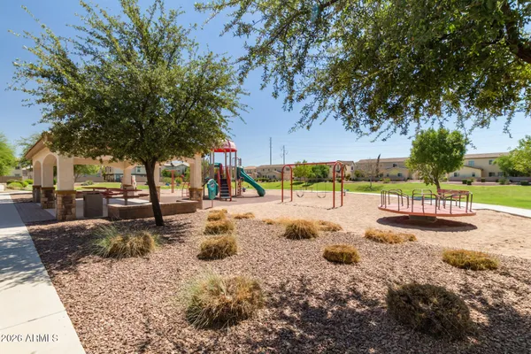 $2,400 | 542 North Citrus Lane, Gilbert, AZ 85234